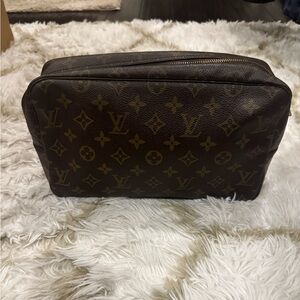 Louis Vuitton pouch GM size (trousse)